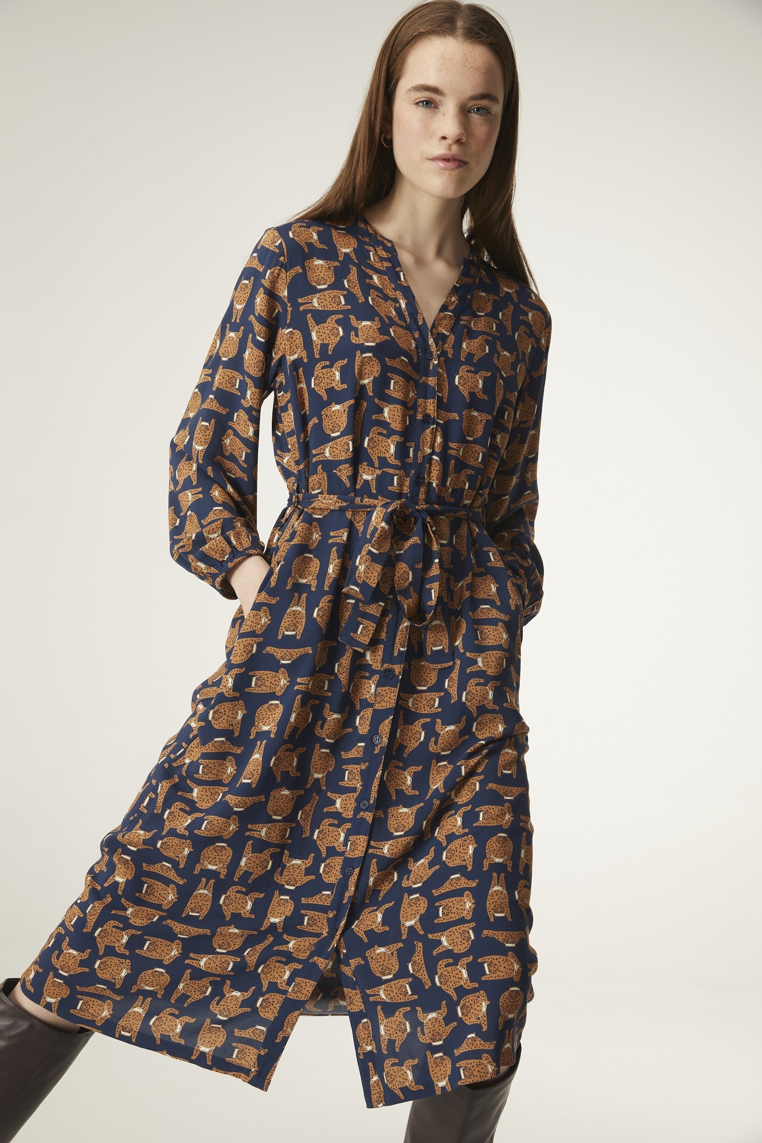 Φόρεμα με ζώνη και leopard print