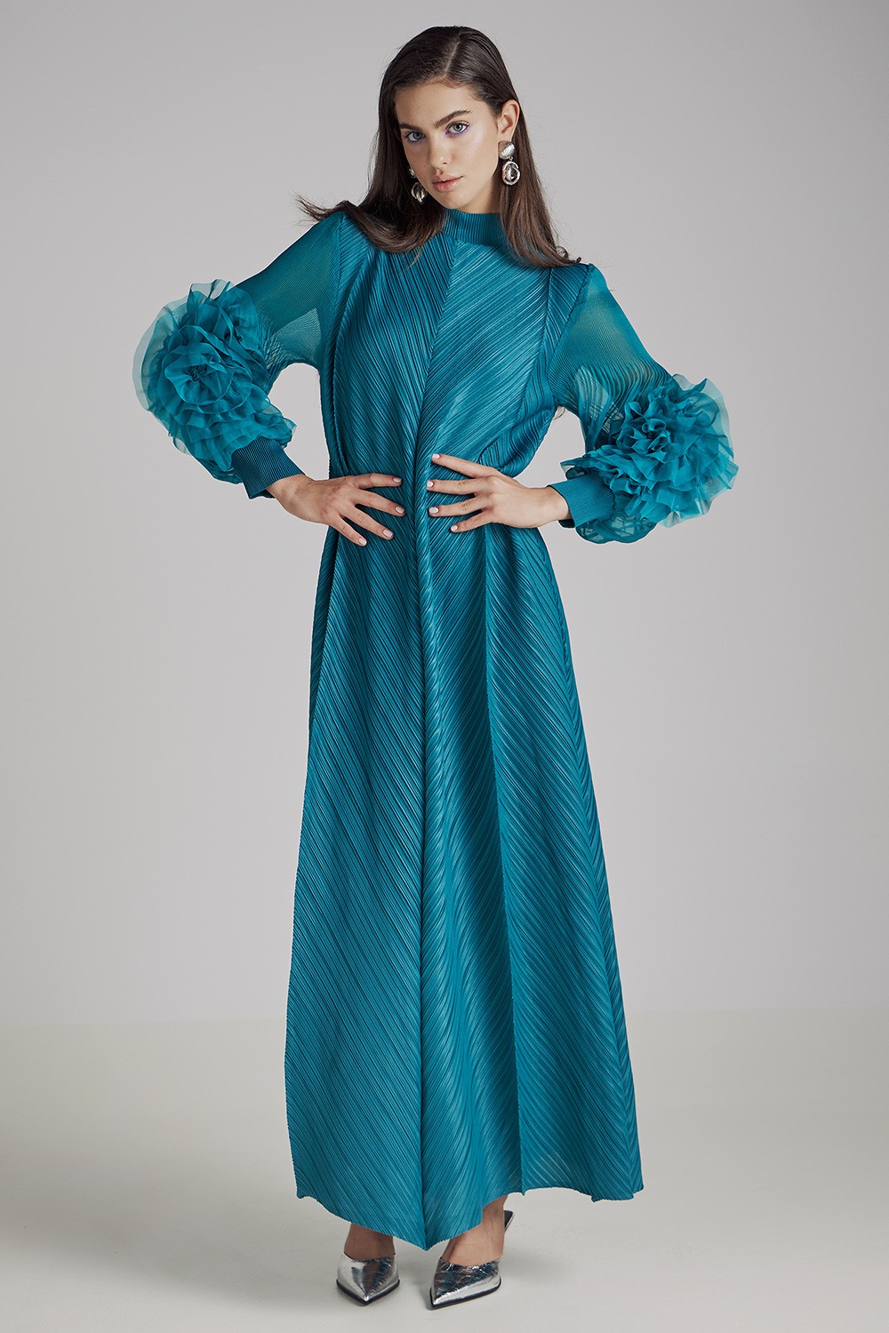 Plisse dress with feather sleeves